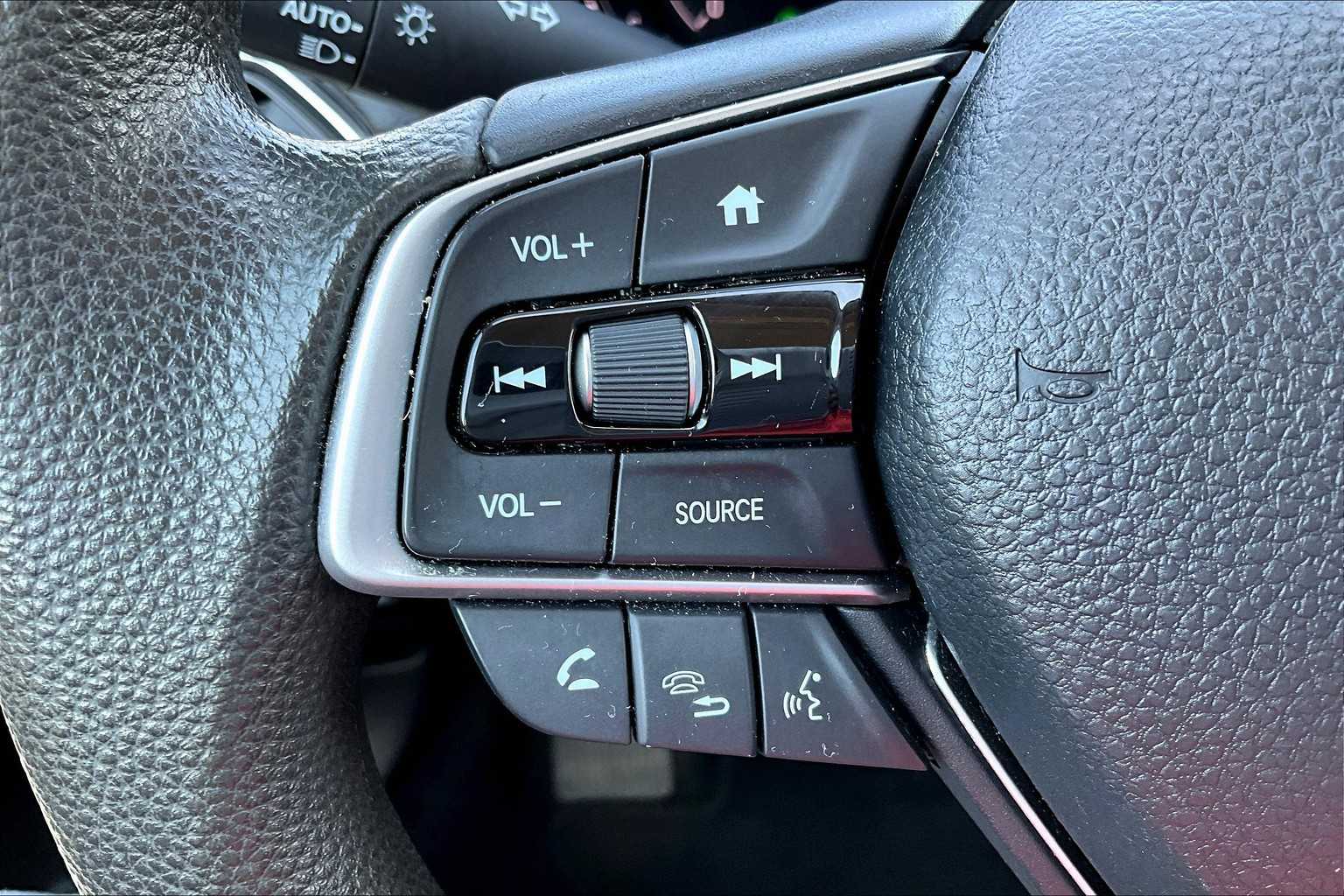 2018 Honda Accord LX 1.5T photo 18