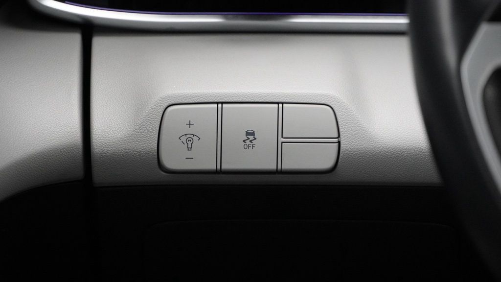 2024 Hyundai Elantra Limited photo 29