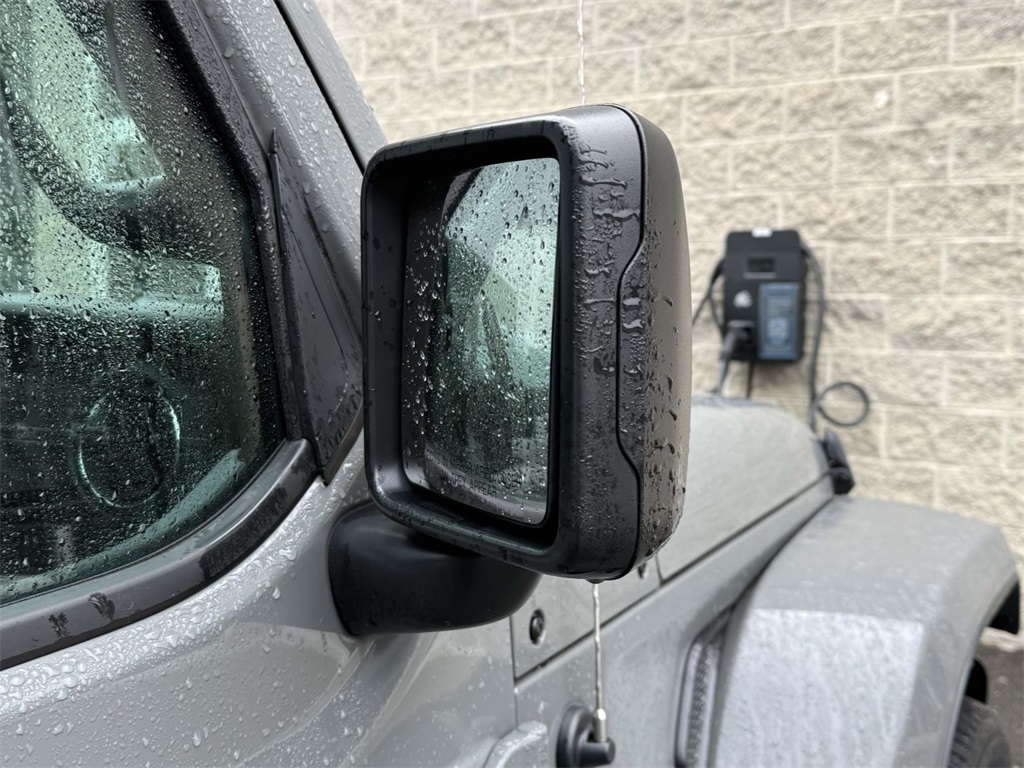 2023 Jeep Wrangler Sahara 4xe photo 7
