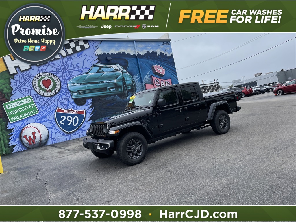 2025 Jeep Gladiator Sport S's photo