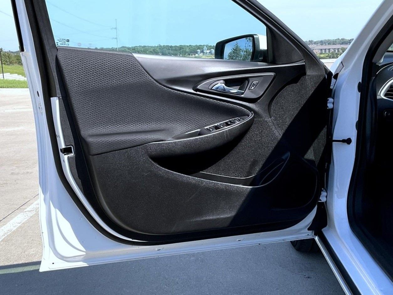 2023 Chevrolet Malibu 1LT photo 9