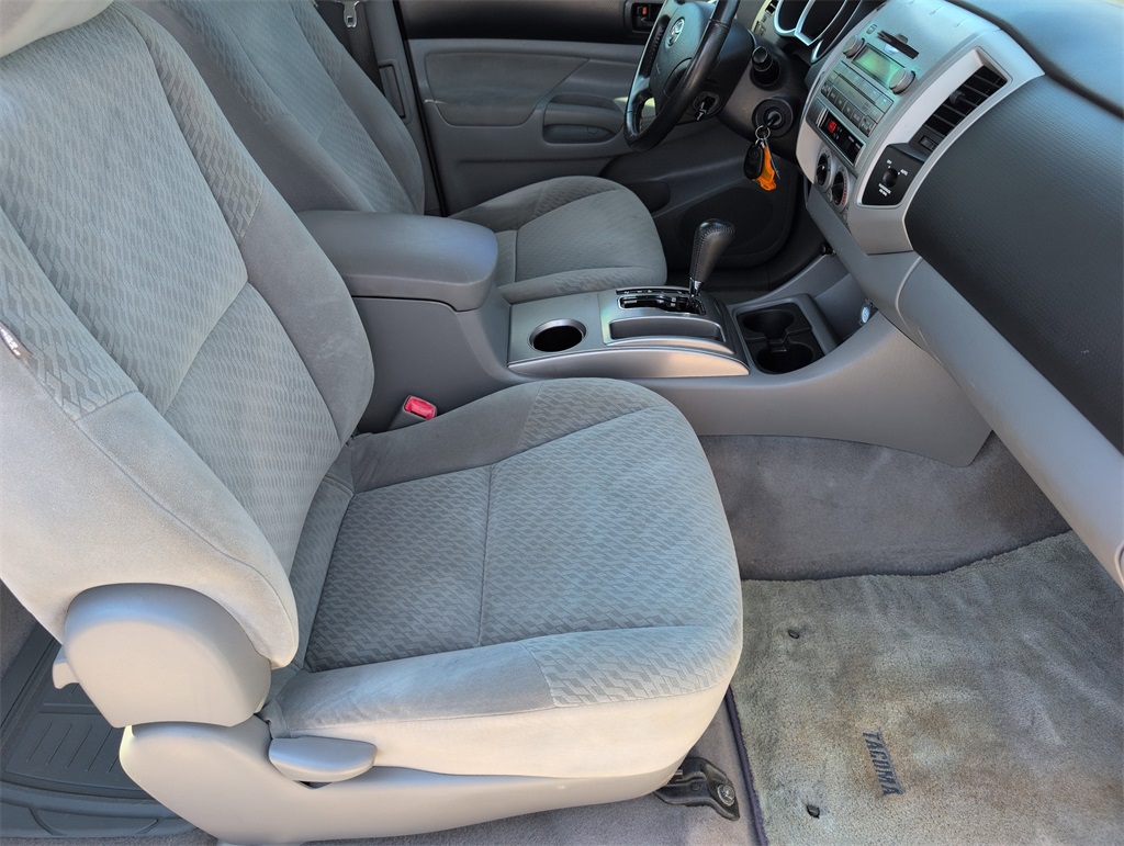 2010 Toyota Tacoma PreRunner photo 21