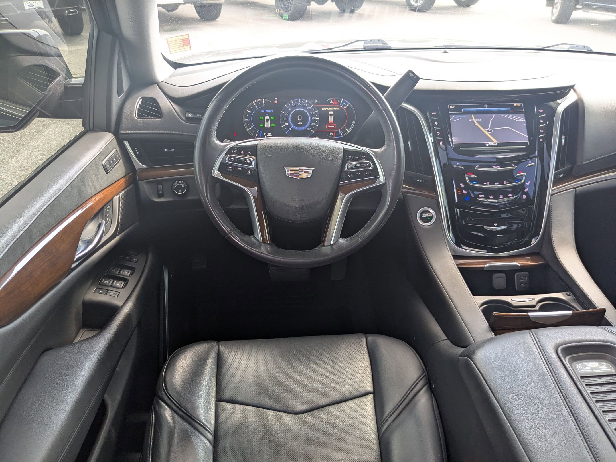 2020 Cadillac Escalade Luxury photo 21
