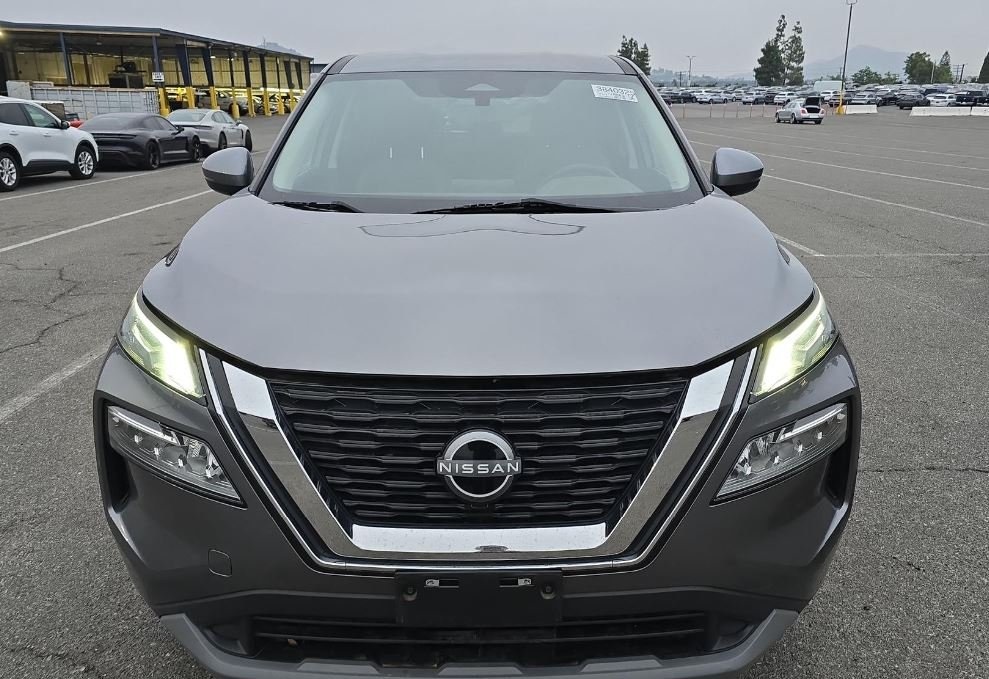 2023 Nissan Rogue SV photo 2