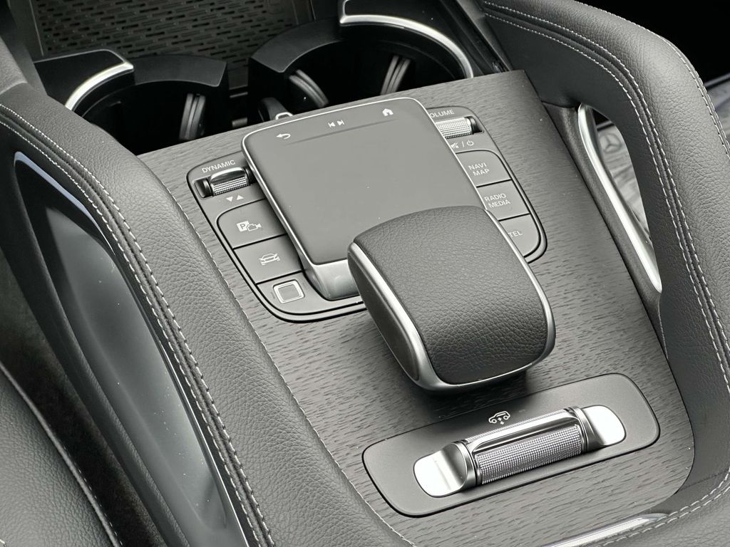 2025 Mercedes Benz GLS 450 4MATIC photo 12