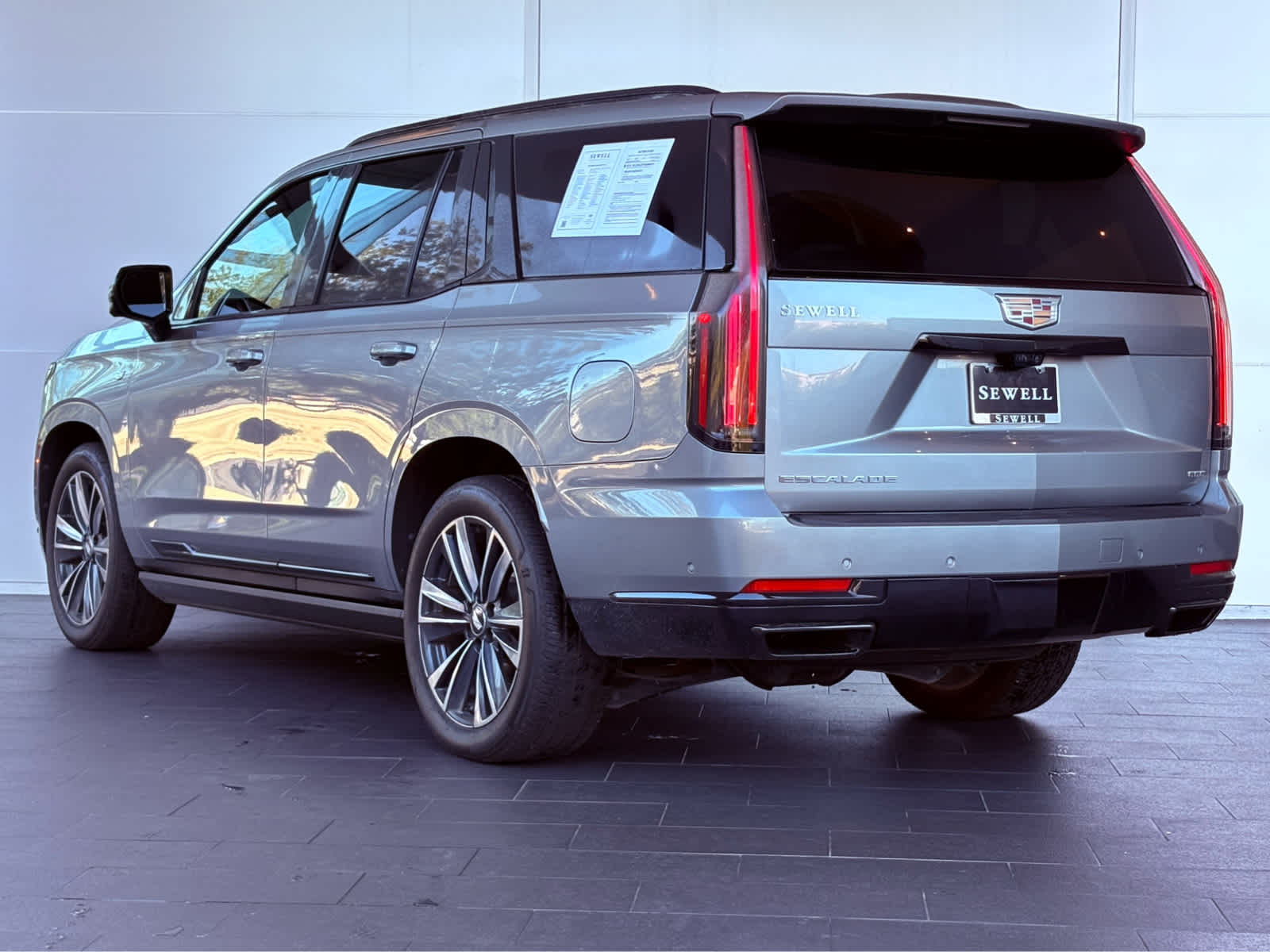 2025 Cadillac Escalade Sport photo 2