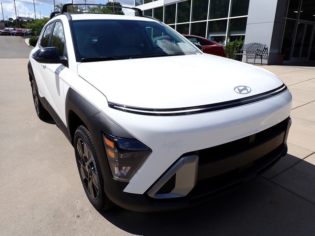 2026 Hyundai Kona SEL photo 7