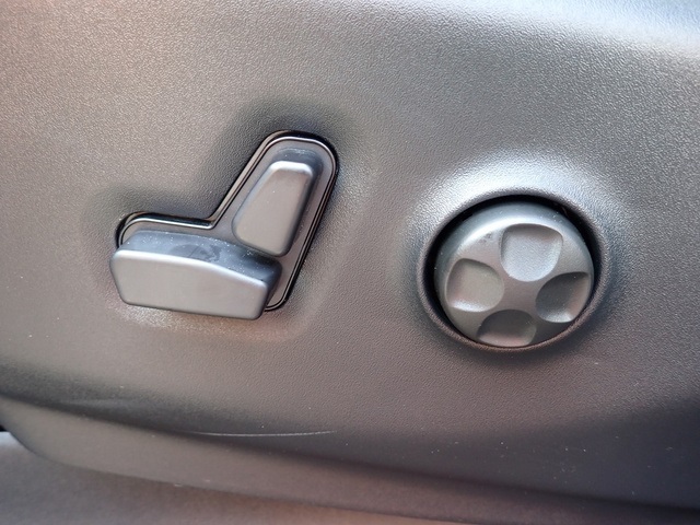 2025 Chrysler Pacifica photo 17