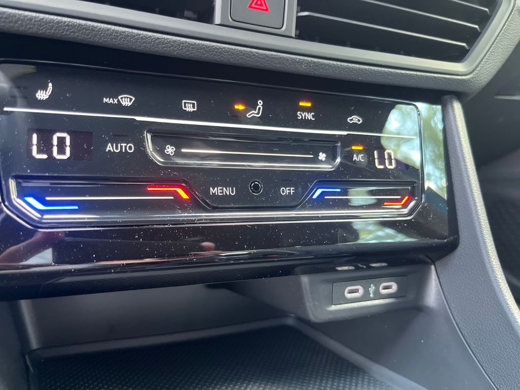 2025 Volkswagen Jetta 1.5T Sport photo 10