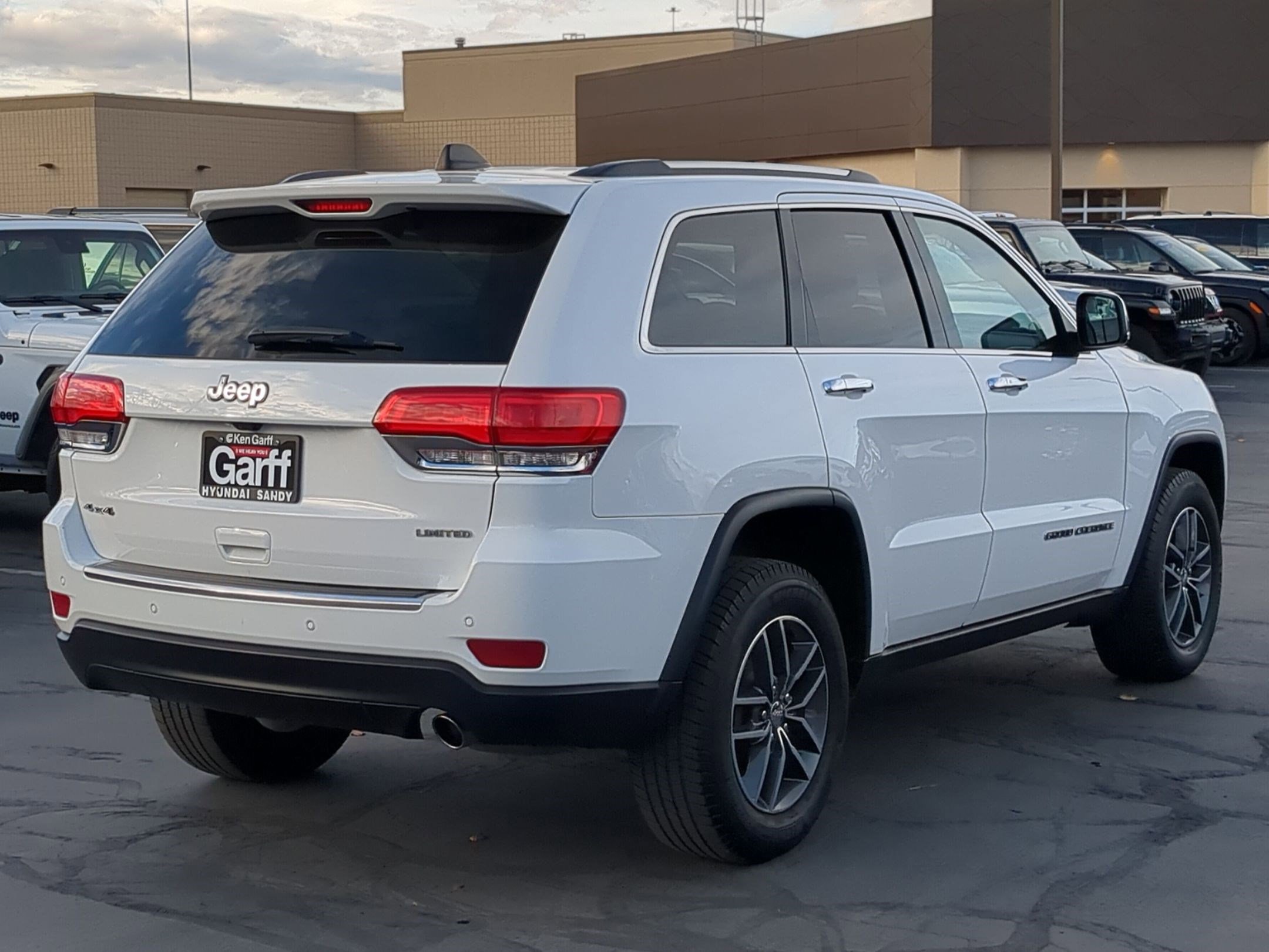 2018 Jeep Grand Cherokee Limited photo 2