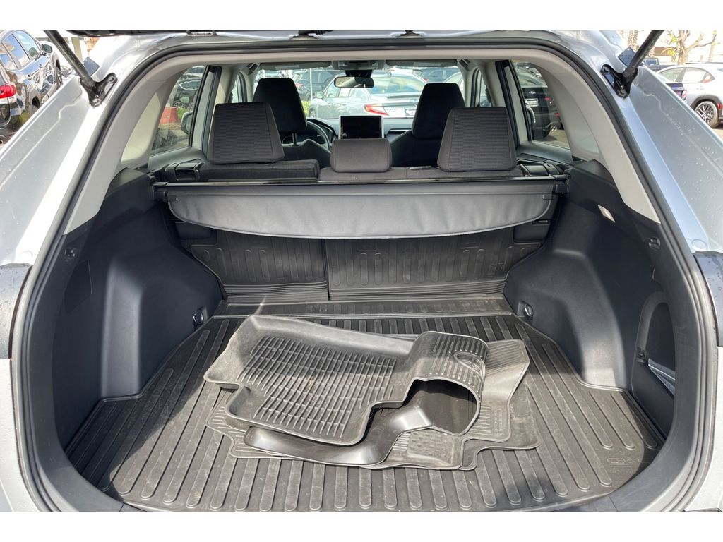2024 Toyota RAV4 Hybrid LE photo 17