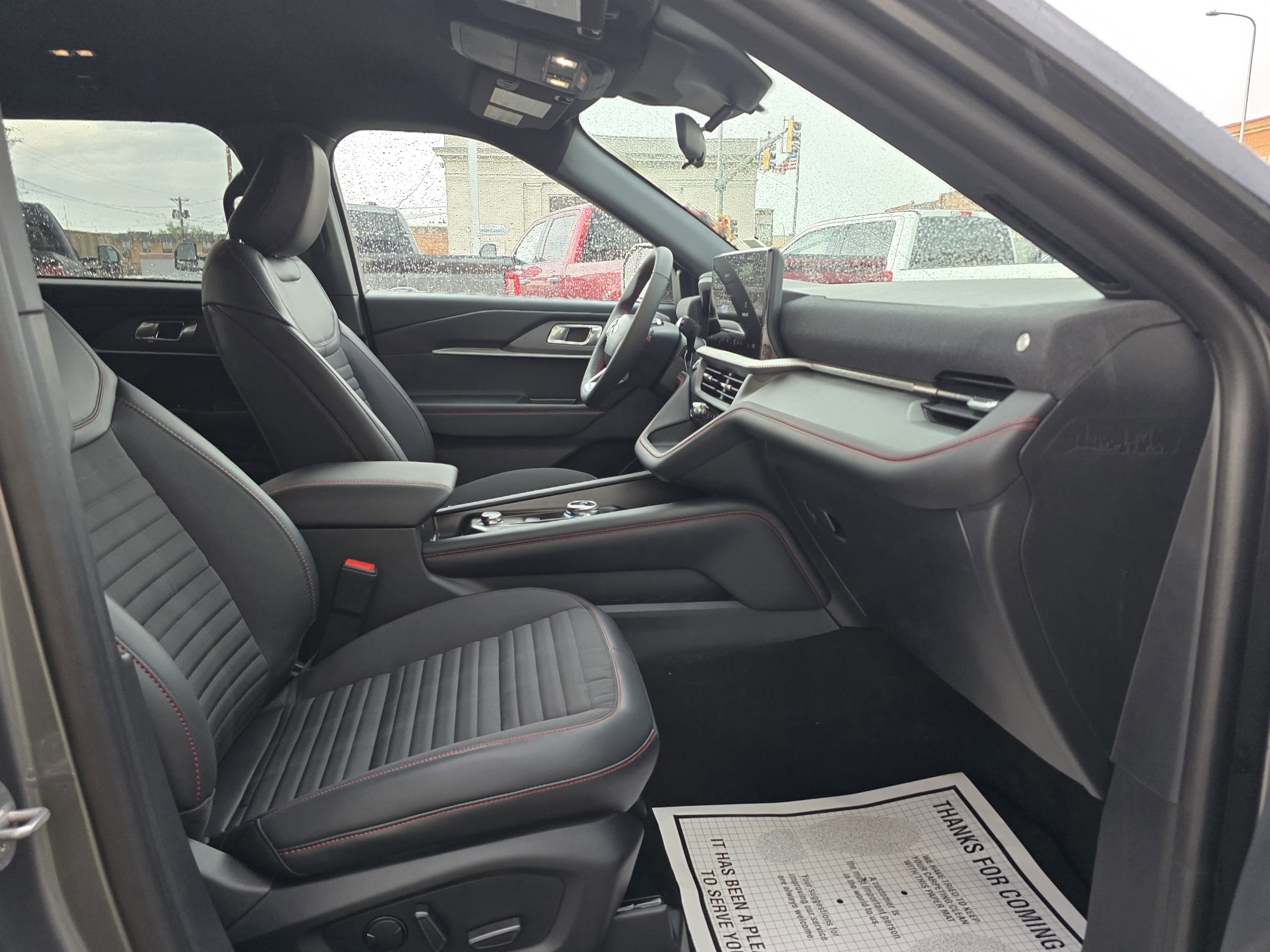 2025 Ford Explorer ST-Line photo 5
