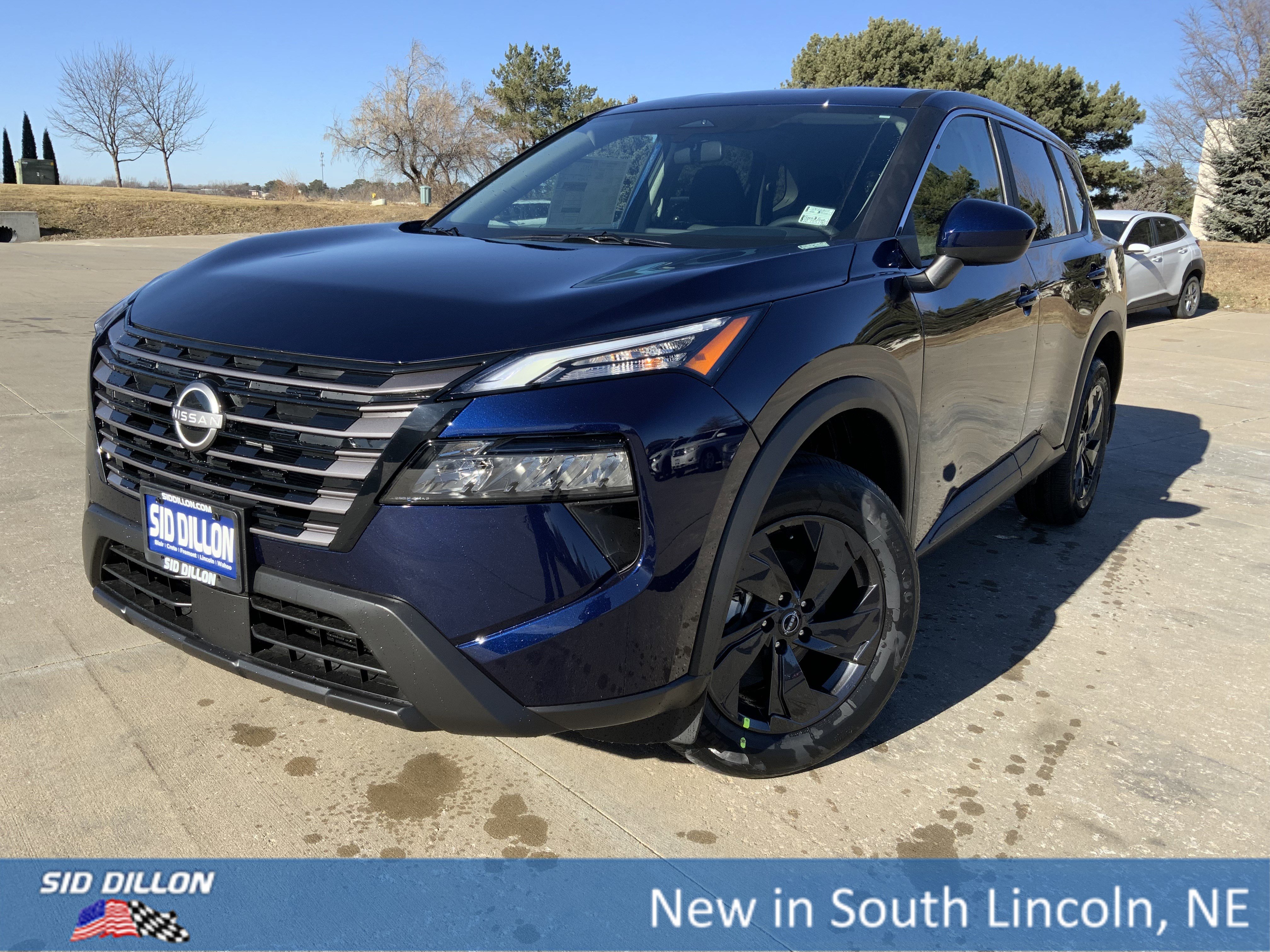 2026 Nissan Rogue SV's photo