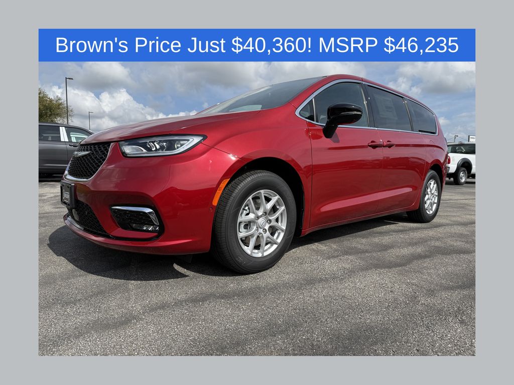 2026 Chrysler Pacifica Select's photo