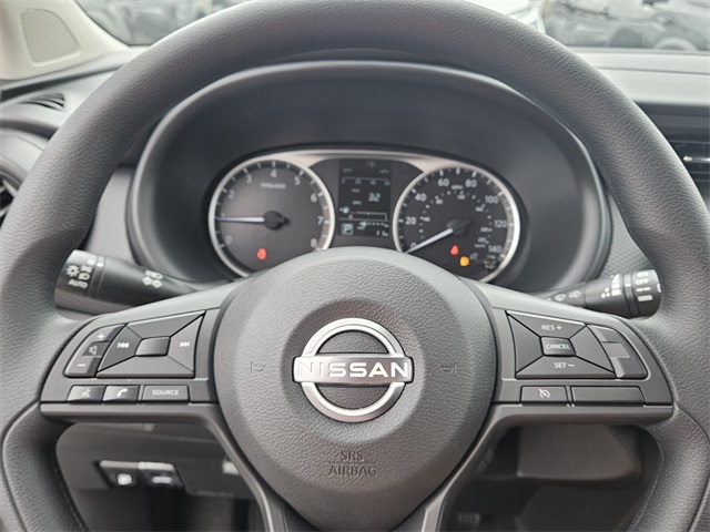 2025 Nissan Kicks Play S photo 19
