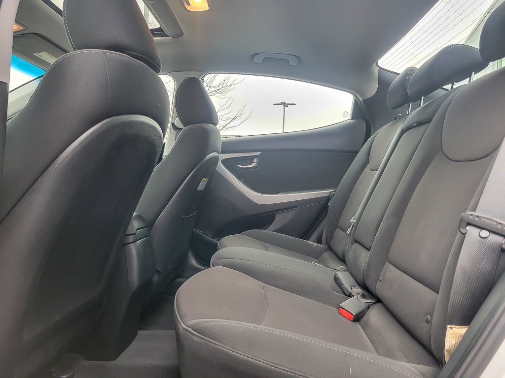2016 HYUNDAI ELANTRA - Image 10