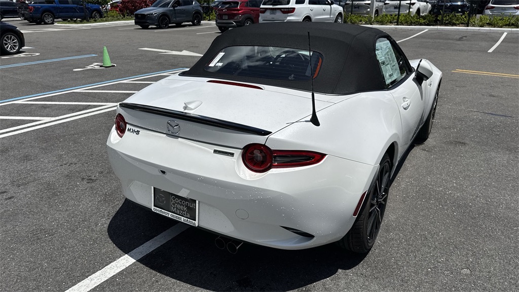 2025 Mazda MX-5 Miata Miata Grand Touring photo 2
