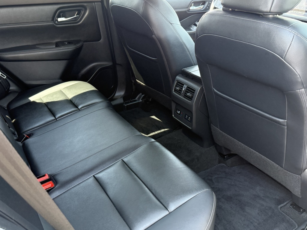 2022 Nissan Rogue SL photo 24