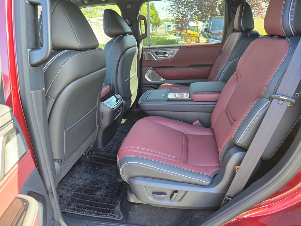 2026 Infiniti QX80 photo 15