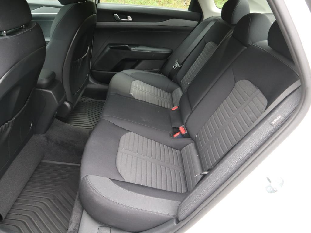 2025 Kia K5 LXS photo 4