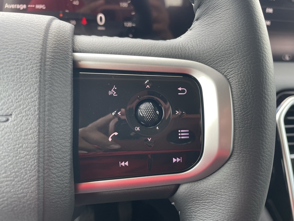 2026 Nissan Armada SV photo 8