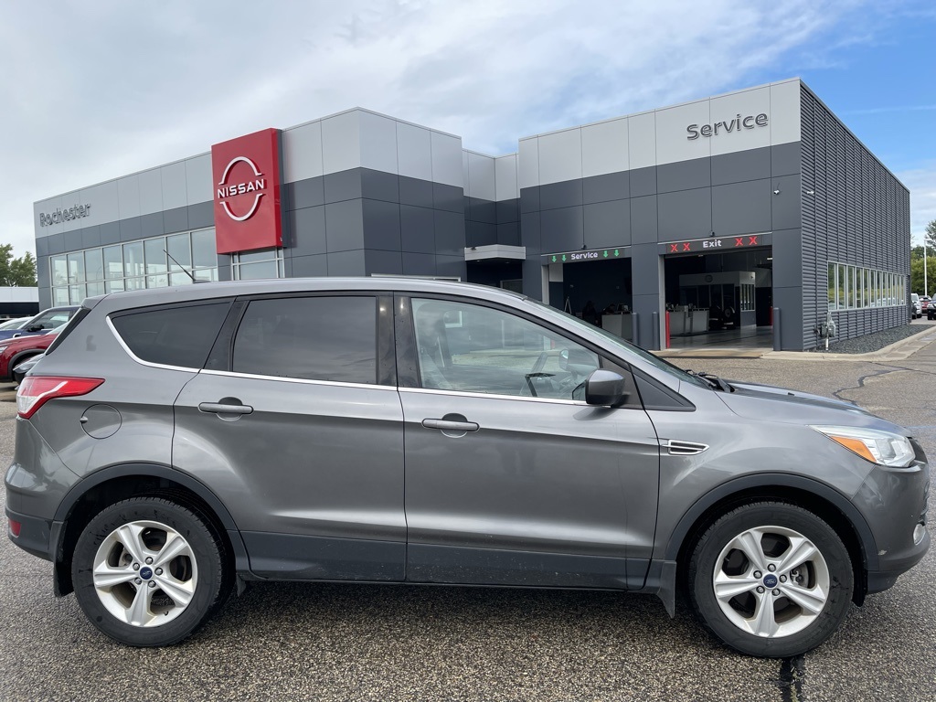 Used 2014 Ford Escape SE with VIN 1FMCU9G93EUC57630 for sale in Rochester, Minnesota