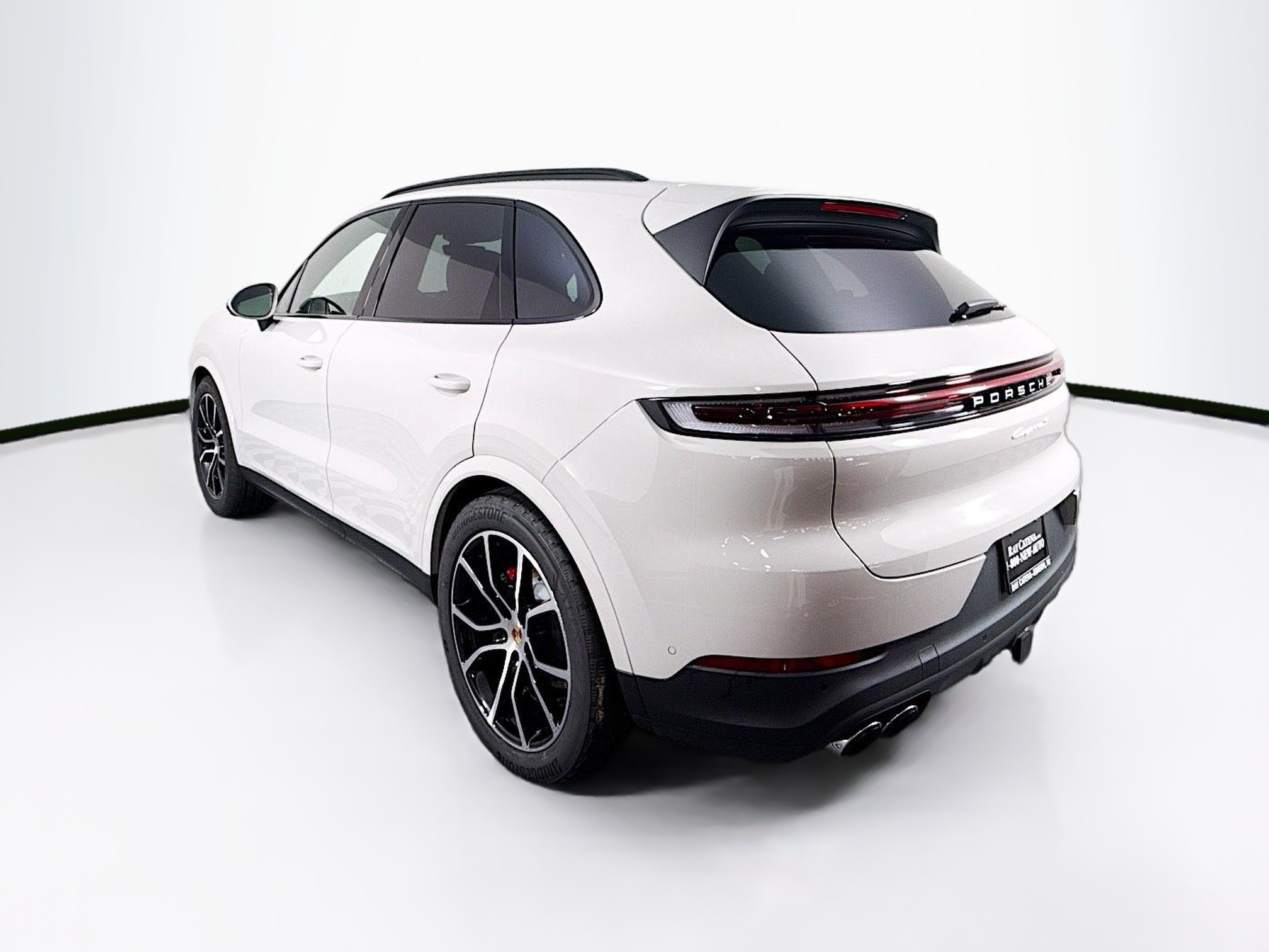 2025 Porsche Cayenne S photo 3