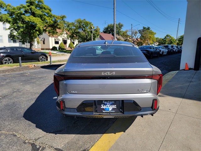 2025 Kia K4 GT-Line photo 4
