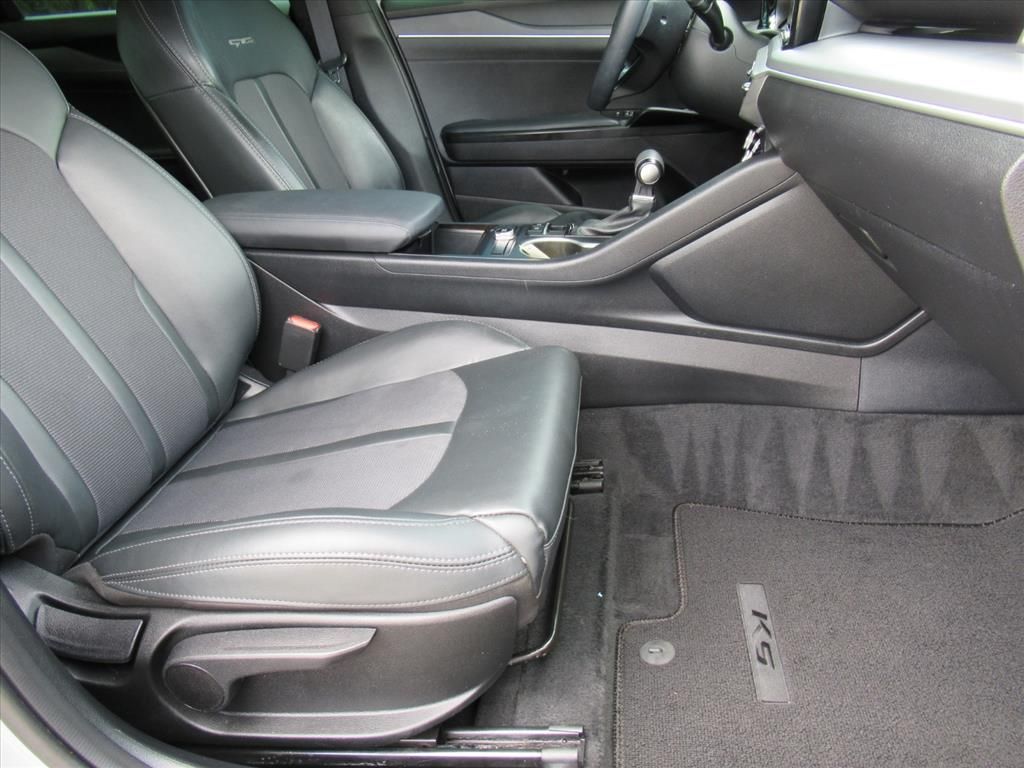 2022 Kia K5 GT-Line photo 10