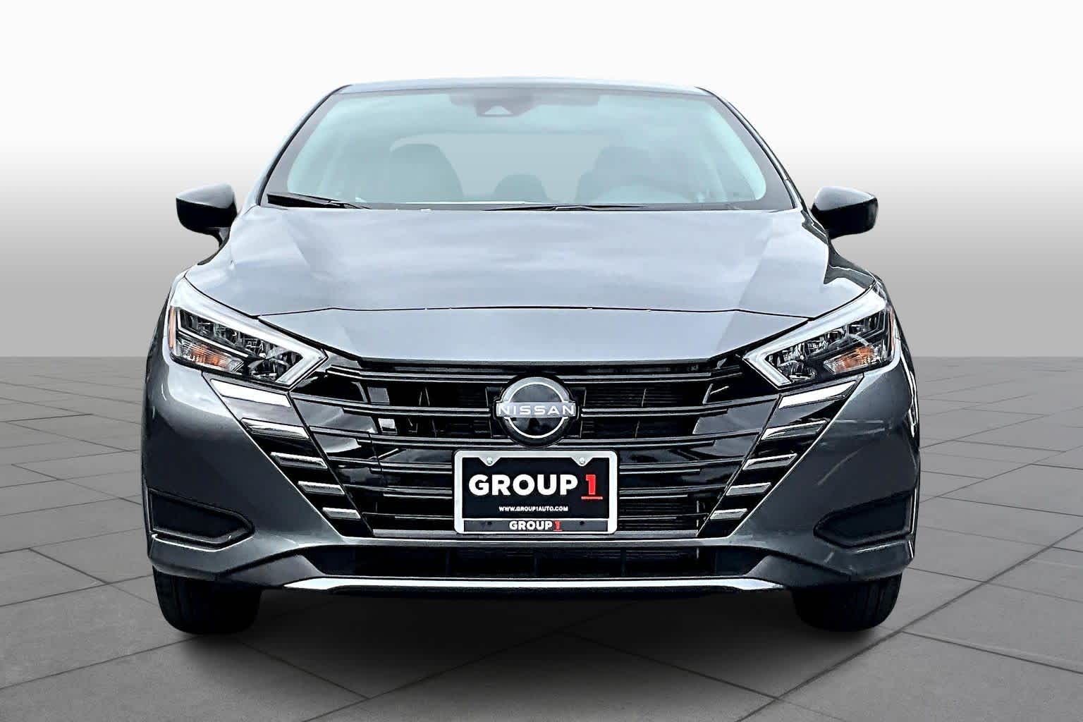 2025 Nissan Versa S photo 3