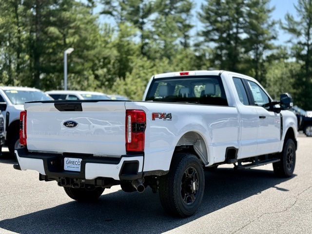 2025 Ford F-350 XL photo 4