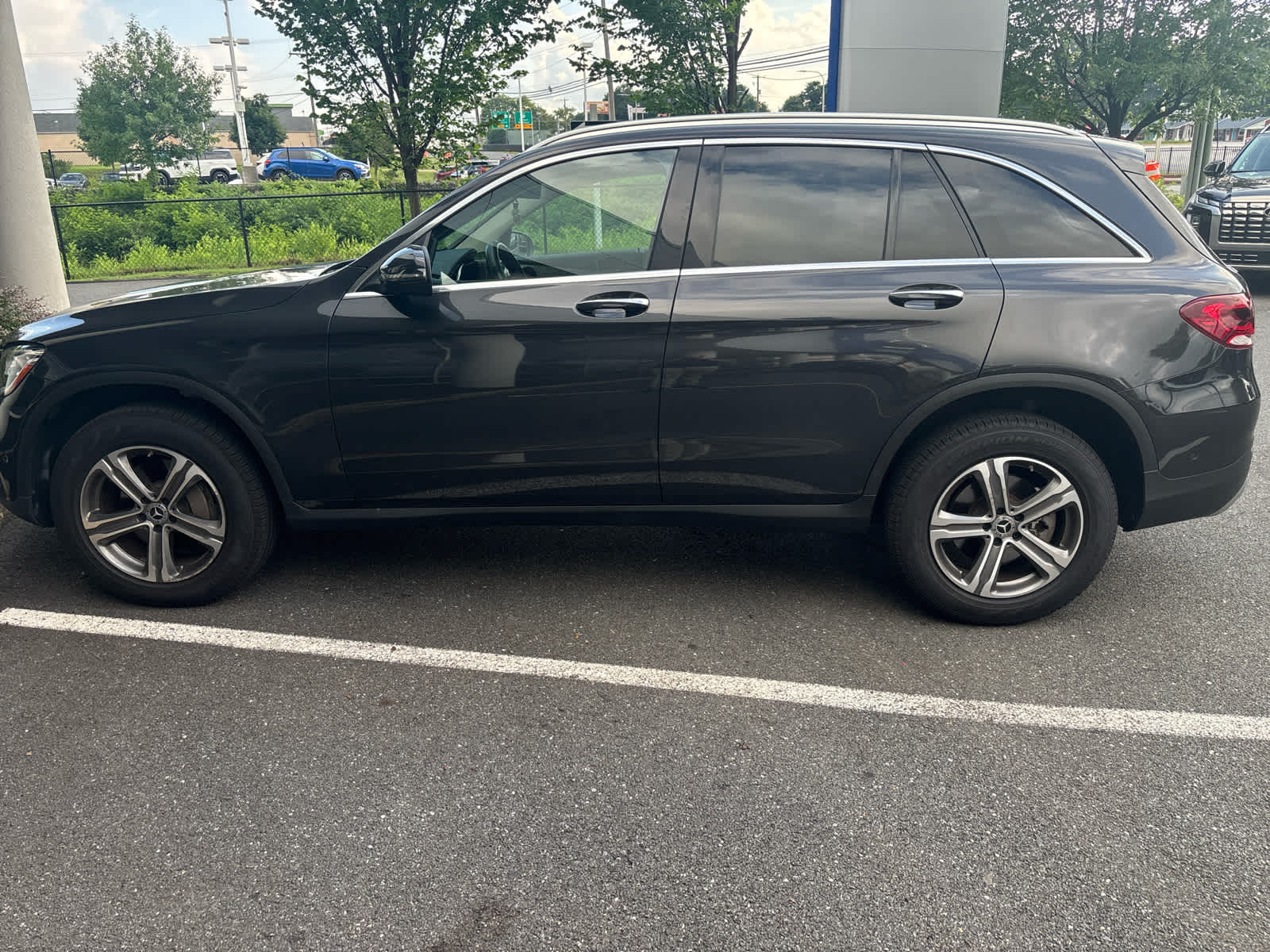 2022 Mercedes Benz GLC 300 4MATIC photo 2