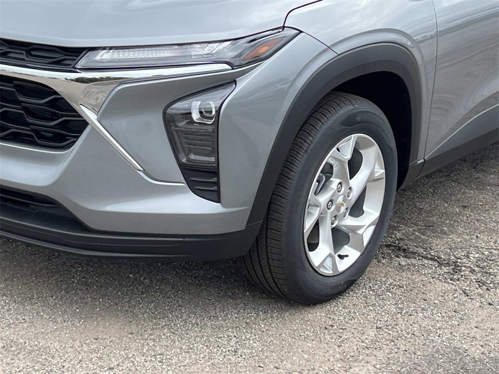 2026 Chevrolet Trax LS photo 8