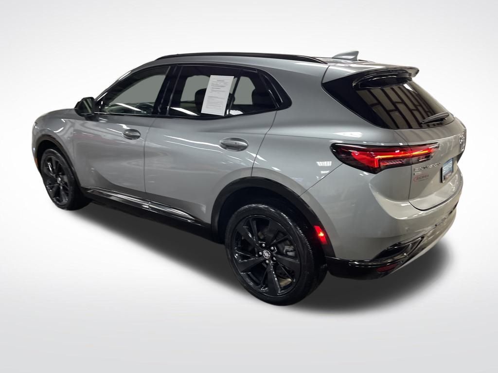 2023 Buick Envision Essence photo 3