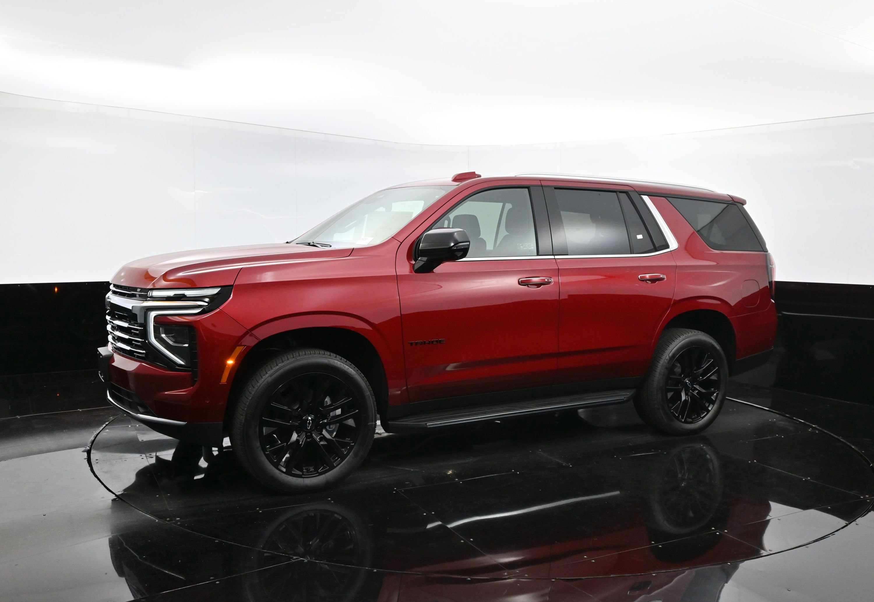 2025 Chevrolet Tahoe Premier photo 3