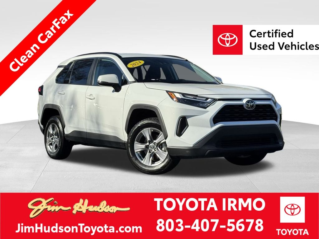 2024 Toyota RAV4 XLE's photo