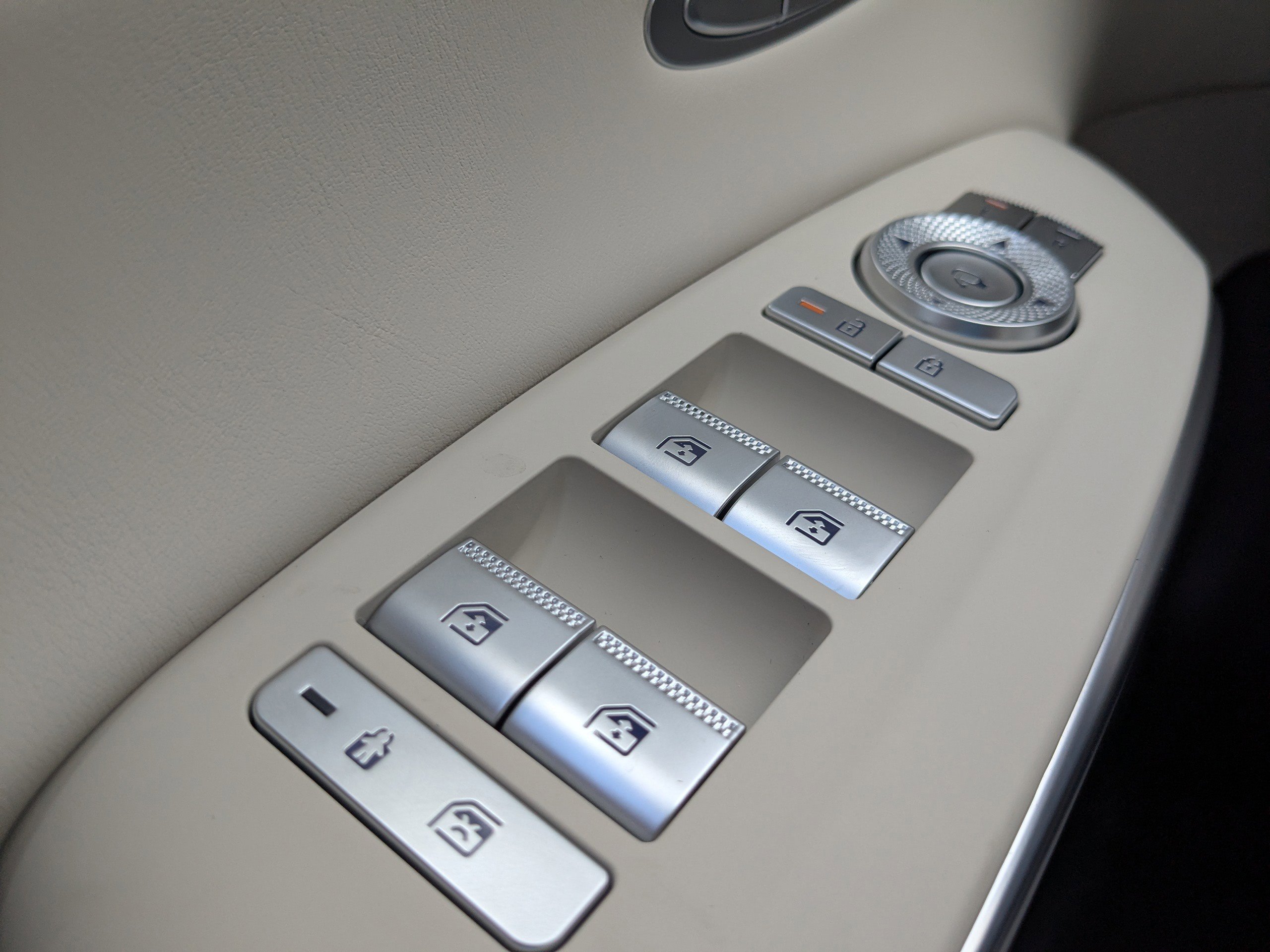 2026 Genesis GV70 2.5T Select photo 18