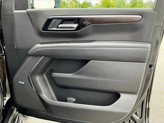 2025 Chevrolet Tahoe Premier photo 12