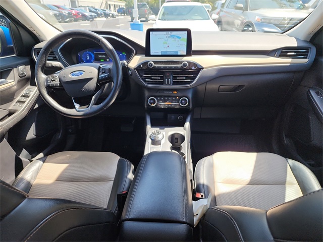 2021 Ford Escape Titanium Hybrid photo 9
