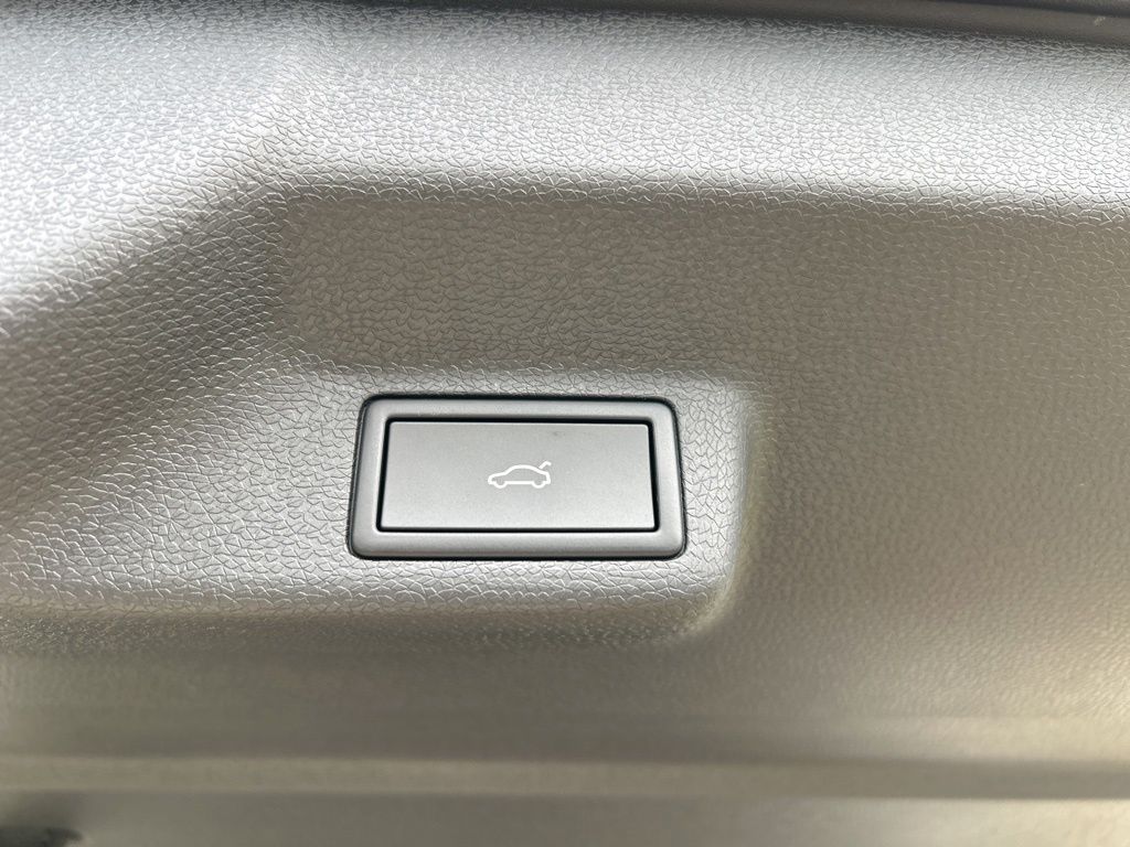 2025 Volkswagen ID. Buzz Pro Plus photo 43
