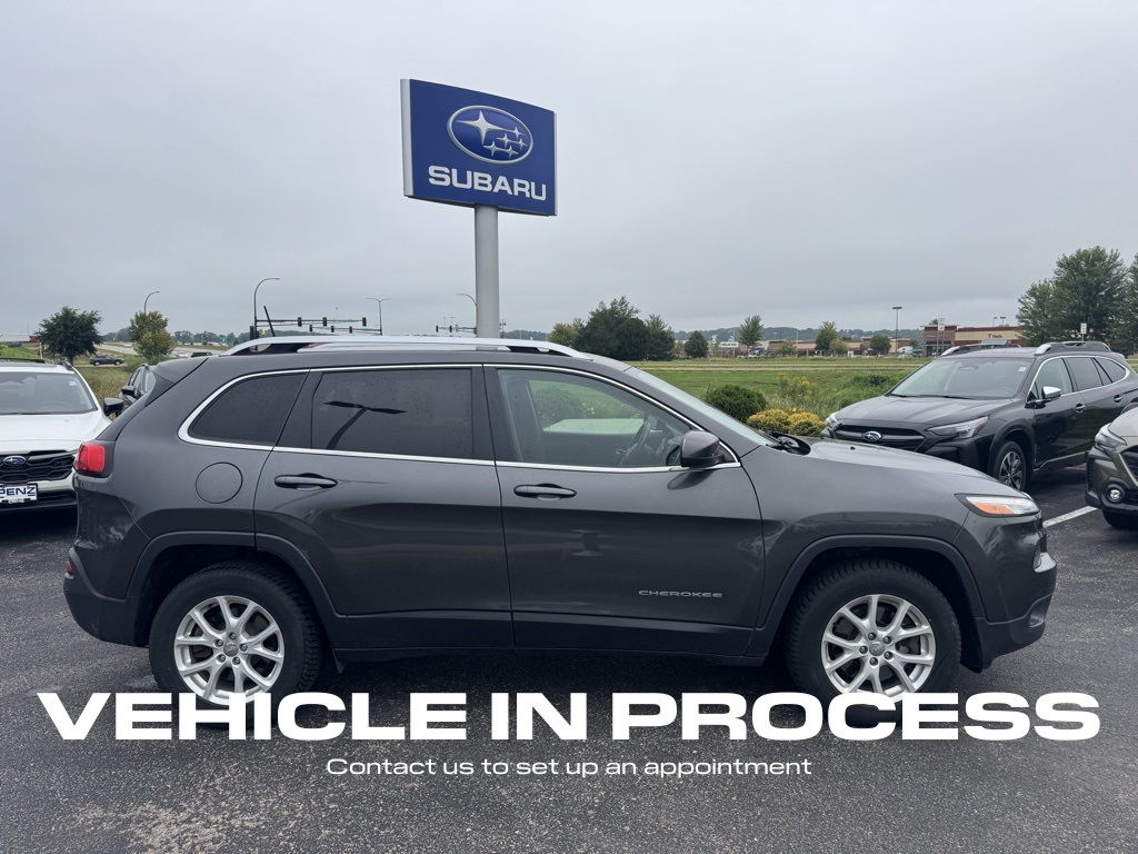 2017 Jeep Cherokee Latitude photo 2