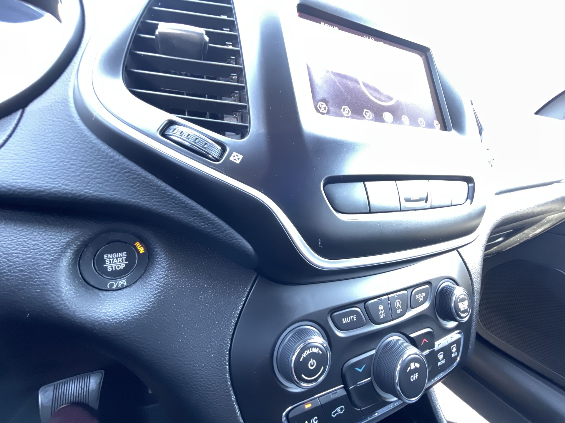 2021 Jeep Cherokee Latitude Lux photo 48