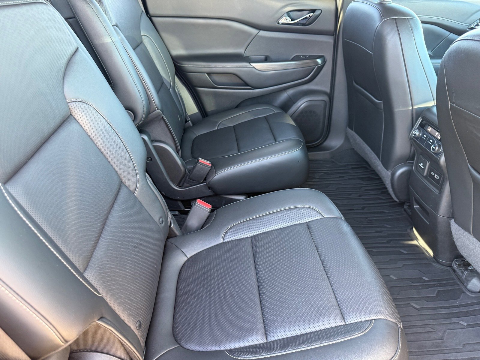 2020 Gmc Acadia SLT photo 23