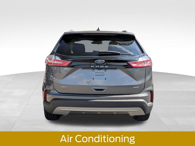 2022 Ford Edge SEL photo 4