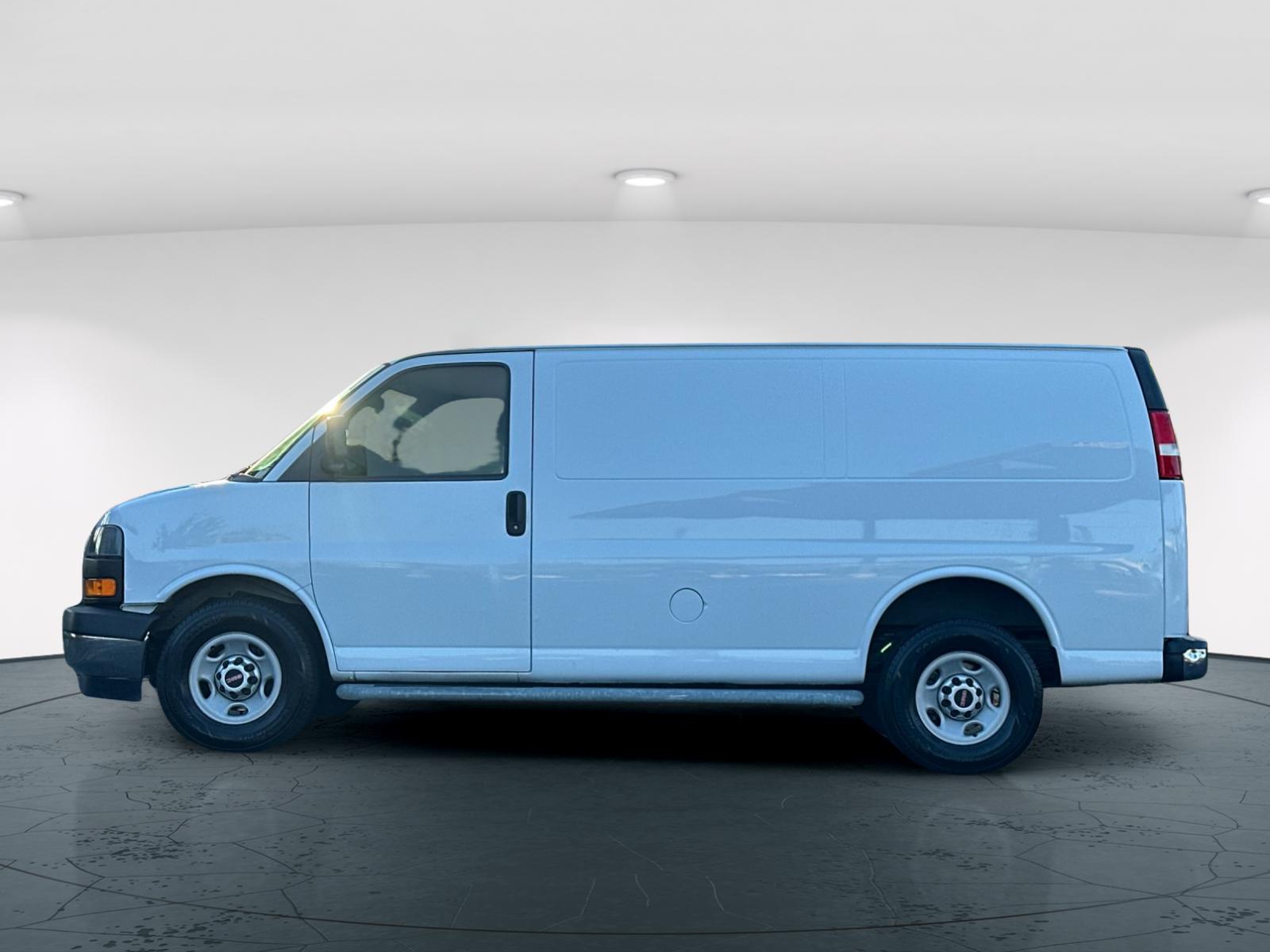 2017 Gmc Savana 2500 Cargo photo 4
