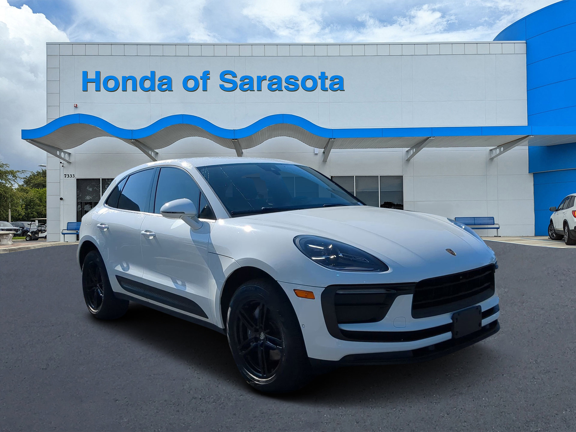 2022 Porsche Macan Base's photo
