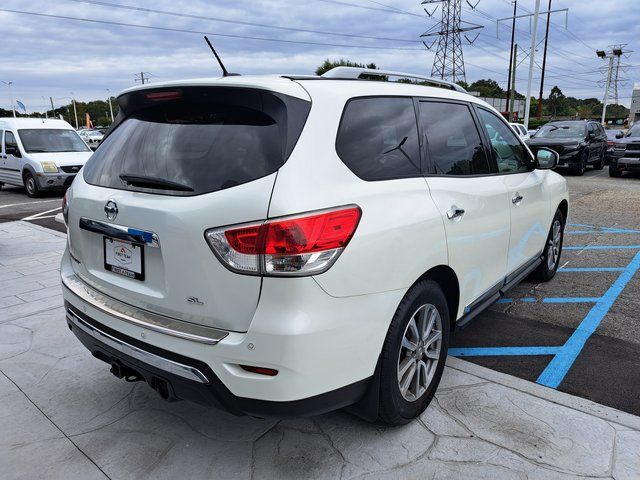 2016 Nissan Pathfinder SL photo 4