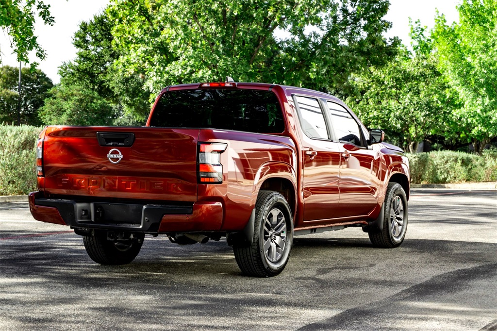 2025 Nissan Frontier SV photo 5