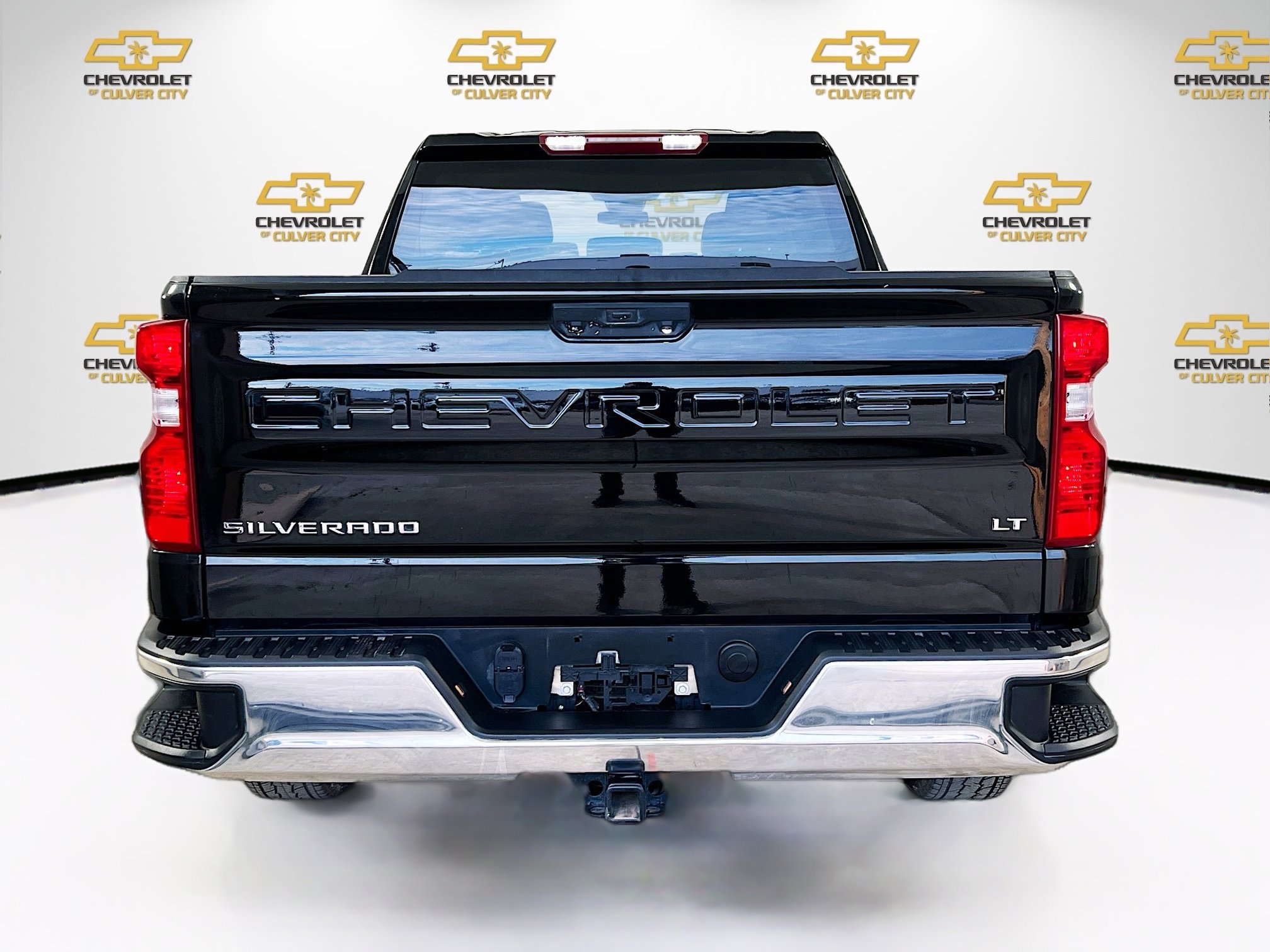 2024 Chevrolet Silverado 1500 LT photo 3