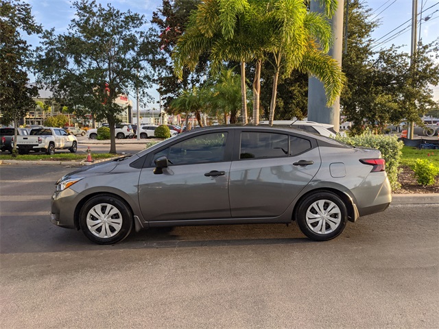 2024 Nissan Versa 1.6 S photo 3